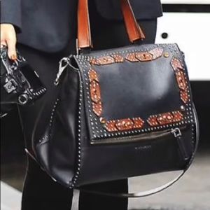 Meet your Posher, Dae